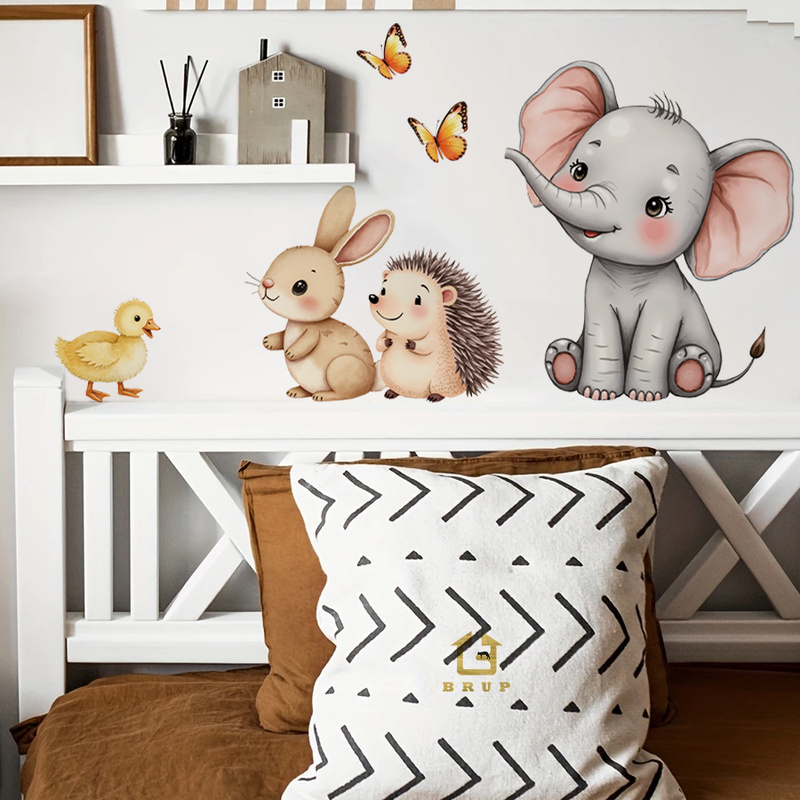 Baby Nursery Wall Decals - ملصق حائط على شكل حيوانات كرتونية