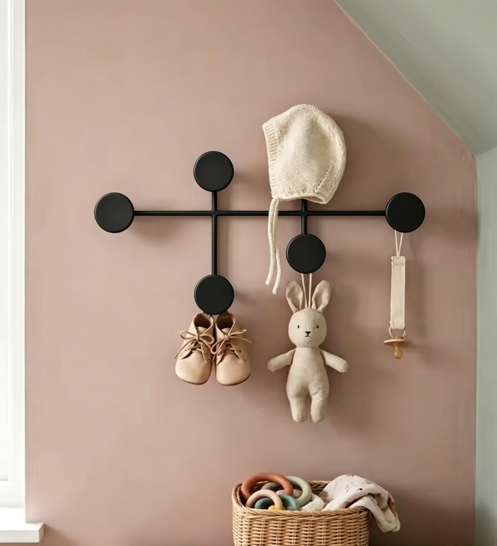 Baby Nursery Hooks - حامل معاطف معدني أسود حديث مثبت