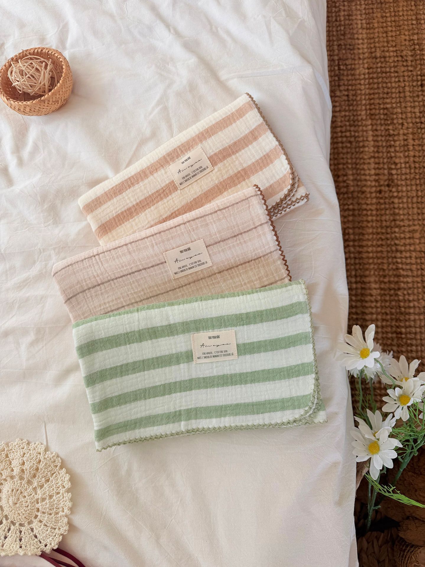 بطانيات قماش الموسلين الصيفية  - مراجعة Baby Girl Nursery Quilt وسعره