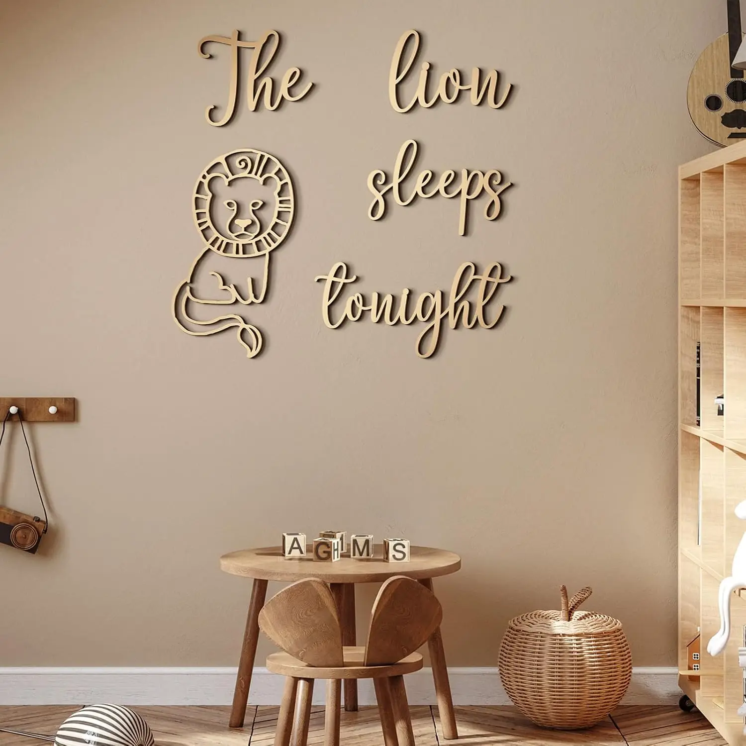 ديكور حائط خشبي من The Lion Sl - مراجعة Baby Nursery Animal Theme وسعره